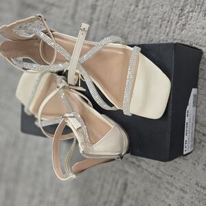Shoe Dazzle Cream Heels Strappy Sandals